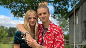 Romeo beckham's net worth and salary. Liebesgluck Bei Den Beckhams Romeo 17 Ist Total Verliebt Promiflash De