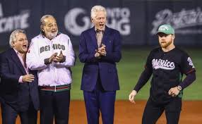 Arturo elías ayub, directivo de américa móvil, compartió a través de su cuenta de facebook la forma más rápida en que puedes cambiar tus contactos a la nueva marcación. Desmienten Megacuenta De Restaurante De Carlos Slim Bill Clinton Y El Canelo Queretaro
