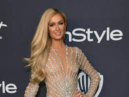 Zu dieser zeit konnte guraish nicht sehr gut englisch und ihre gemeinsamen freunde halfen ihnen, sich gegenseitig zu verstehen. Paris Hilton Und Carter Reum Sind Verlobt