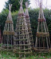 This beautiful support is made of intertwined natural willow branches. Pin By Nina On For The Home Outside Garden Trellis Potager Garden Garden Vines