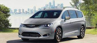 Chrysler pacifica's sleek and athletic exterior styling makes it stand out from competitors in its class. 2019 Chrysler Pacifica Trim Levels L Vs Lx Vs Touring Vs Limited