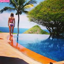 198416415  Christina Robinson  thechristinarobinson Nude Leaked OnlyFans  Photo 10 - Fapello