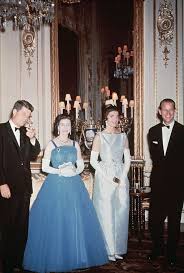 The True Story Of How The Kennedys Met The Queen Queen Elizabeth Jfk And Jackie Kennedy Royal Fashion