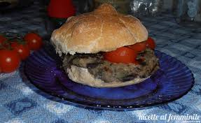 Nel giorno della cottura del pane carasau le melanzane diventavano le vere e proprie protagoniste sulla falsa riga di questa antica ricetta abbiamo realizzato i nostri hamburger di melanzane, gustosi. Hamburger Di Melanzane Light Senza Uova Ricette Al Femminile