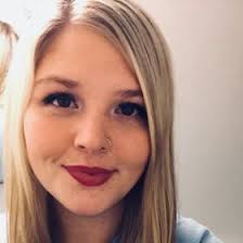 Chelsea Suter's Instagram, Twitter & Facebook