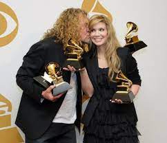 More about the robert plant and china lee dating / relationship. Robert Plant Girlfriend Robert Plant And Alison Krauss At The 51st Annual Grammy Awards