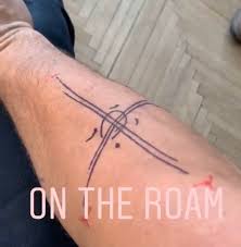 The actors most prominent tattoo on his left forearm is a dedication to his culture. Jason Momoa Gets New Tattoo And We Re Here For It Jason Momoa News