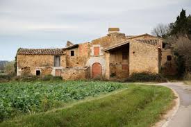 Listo para entrar, equipado con aire acondicionado, 3. A La Venta Un Pueblo De Girona Entre La Costa Brava Y Los Pirineos Por Dos Millones Idealista News