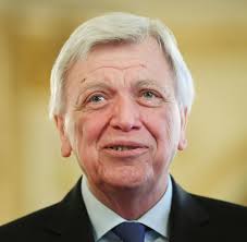 Hessens ministerpräsident volker bouffier (cdu) ist in wiesbaden mit deutlicher mehrheit als landesparteichef wiedergewählt worden. Volker Bouffier Bin Sehr Dankbar Dass Der Krebs Nicht Wiedergekommen Ist Welt