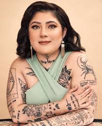 Amber Nau's Instagram, Twitter & Facebook