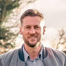 Jonathan Corns's Instagram, Twitter & Facebook