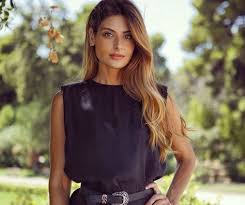 Τι την έκανε να πει το «ναι», η διαβίωση κάτω από δύσκολες συνθήκες και οι επιδόσεις της στα. An8h Salagkoydh Pozarei Me To Magio Ths Kai Deixnei To Kalligrammo Swma Ths Eretikos Gr