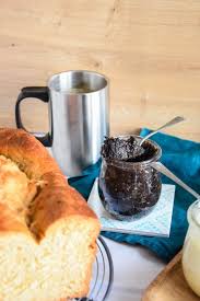Kochzeremoni Susses Fruhstuck Zuckerrubensirup Brioche Mit Honigcreme Und Cookies Cream Butter Lebensmittel Essen Susses Fruhstuck Susse Sauce