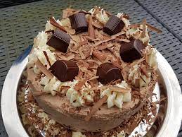 Aber auch die schnapspraline „mon chéri ist extrem beliebt. Mon Cherie Torte Leckere Torten Kuchen Und Torten Sahnetorte