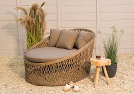Tabouret en rotin naturel avec coussin en lin blanc. Bain De Soleil Rotin Et Alu Kaemingk Fez Avec Coussin Olefin Leroy Merlin