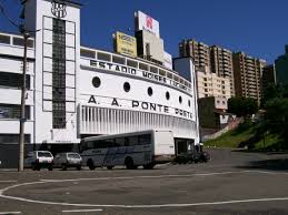 Jogador será avaliado pelo departamento médico no sábado, antes da viagem para o rio. Estadio Moises Lucarelli Wikipedia