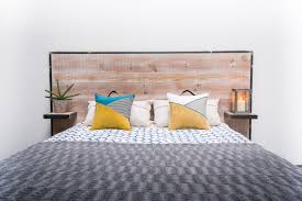 tete de lit avec etageres deco chambre parental tete de lit industrielle tete de lit