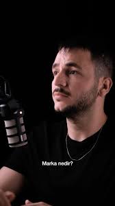 Marka nedir?, Logo değil. Ürün hiç değil. Peki ya sözleriniz? Tamamen  değil., Marty Neumeier’in söylediği gibi: ‘Marka, bir kişinin ürün, hizmet  ya da şirket hakkındaki içgüdüsüdür.’, Pazarlamaya ne ...