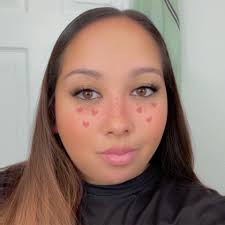 On the 12th Day of Giveaways Bubble Hearts gave to meeee!!! Four Bubbly  Sugar Scrubs scented in Londyn, Twisted Peppermint, Black Currant &  Absinthe, and Sweet Cardamom & Chai!!! How to enter: