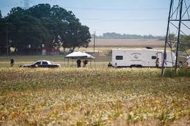 Authorities investigate the site of a hot lockhart, tx (cbsdfw.com/ap) — authorities confirmed sunday that 16 people were killed in the fiery crash of a hot air balloon in central texas. Pilot In Hot Air Balloon Crash Was Convicted Of Drug Dwi Charges Wsj