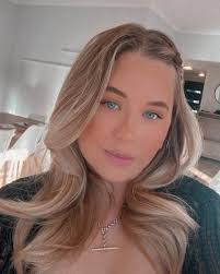 Natasha Collins's Instagram, Twitter & Facebook