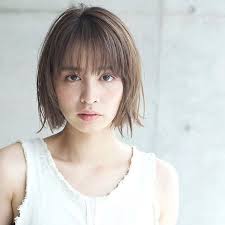 程よい抜け感がオシャレで可愛い 今大人気の韓国風ヘアスタイル特集 folk ショートのヘアスタイル 最新ヘアスタイル 黒髪 ボブ ストレート