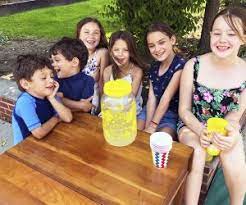 Adds to the richness of the learning experience as you can increase your cultural awareness and make new friends. Ultimate Summer Play List 100 Fun Activities For Kids Mommypoppins Things To Do With Kids