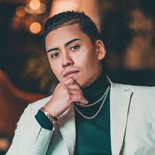 Renee Costa's Instagram, Twitter & Facebook