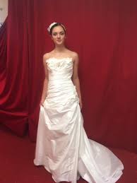 Das brautkleid stellt für die meisten damen eines der wichtigsten kleidungsstücke in ihrem leben dar. Brautmode Festmode Mannermode Schuhe Accessoires Carawoman Man Stendal