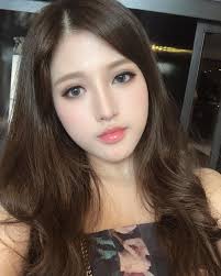 Em gái cựu hot girl được cầu hôn bằng nhẫn kim cương là ai?