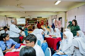 Seksyen 4 merupakan sebuah kawasan perumahan flat berkos rendah dan sederhana rendah yang juga menenempatkan salah sebuah kawasan komersial yang terletak di wangsa maju.terdapat juga beberapa kawasan lain yang berdekatan dengan seksyen 4 iaitu seskyen 1 seksyen 2 seksyen 5. Teaching For A Good Cause