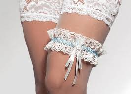 An Welches Bein Kommt Das Strumpfband Bei Der Hochzeit Braut Boutique