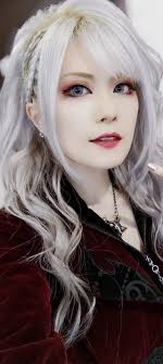 Sensational Tomboy singer, Teni Makanaki has shared a very hilarious  throwback picture of herself