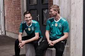 Traditionelles boateng deutschland wm trikot. Wie Sieht Das Neue Deutschland Away 2018 Trikot Aus