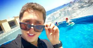 El hashtag karol dance, antiguo nombre con el que era conocido el también empresario, se hizo trending topic en twitter luego de que se masificara una imagen de chat donde conversa con un. Ridiculo Y Patetico Las Criticas Que Desato Karol Dance Al Aparecer Maquillado Con Labial Y Rimel Ayayay