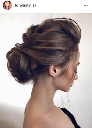 You can make good use of your naturally curly hair and get this wavy haircut, for example. Hairstyle Chignon Hair Glamorous Hair Business Hairstyles