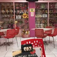 Sanrio characters disney characters melody hello kitty kuroo haikyuu cartoon profile pics korean aesthetic reaction pictures kawaii cute. House Of Kitty Bakery Cafe Cafe