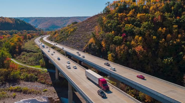 Highway, Freeway, Parkway - Know the Difference - The ANSI Blog