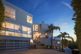 Harry Styles Lists His Luxe Los Angeles Villa For 6 9m Harry Styles House London Harry Styles House Modern Homes For Sale