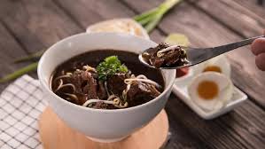 Lantas bagaimana cara membuat masakan rendang supaya daging sapi yang enak dan empuk, berikut rahasianya. Resep Rawon Istimewa Khas Jawa Timur Lengkap Dengan Bahan Langkah Memasak