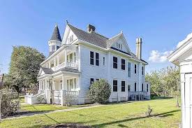 1904 Victorian For Sale In Beaumont Texas Captivating Houses In 2020 Old Houses For Sale Beaumont Curb Appeal