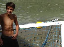 Il y a d'autres vidéos ou elle parle sans texte. Adolescent Torse Nu Argoul