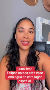 Vaso Con Agua Y Sal Para La Luna De Sangre