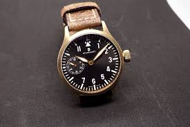 Wts Steinhart Nav B Uhr 44 Bronze Watchexchange The beautiful gunmetal stainless steel case with the large crown makes every watch lover's heart beat faster. reddit