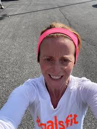 It's officially Race Week 🤩 Download the app (linked in bio) and get  yourself in full “let's gooo” mode. Philly's ready for you. #runphl2025  #pmw2025 #runphilly #phillymarathon