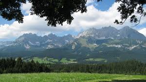 In the midst of the gorgeous tyrolean mountains in the stunning municipality of ellmau is one of austria's most famous attractions called berdoktorhaus. Die Drehorte Der Bergdoktor Offizieller Fanclub Zur Beliebten Zdf Reihe