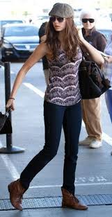 Nina Dobrev Photos Ian Somerhalder And Nina Dobrev Fashion Celebrity Style Inspiration Style Inspiration Casual