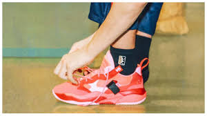 2020 nba draft prospect lamelo ball has made a move that has taken an immediate massive blow to his father lavar ball's pocketbook. Ø±Ø¬Ù„ Ø¹Ø¬ÙˆØ² Ø§Ø³ØªØ¯Ø¹Ø§Ø¡ Ù‚Ø¯ Ø¨Ø¹ÙŠØ¯Ø§ Lonzo Ball Shoe Deal Puma Cabuildingbridges Org