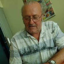 Wygrażają mi pięściami