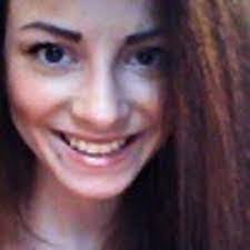 Roxanne Briggs's Instagram, Twitter & Facebook